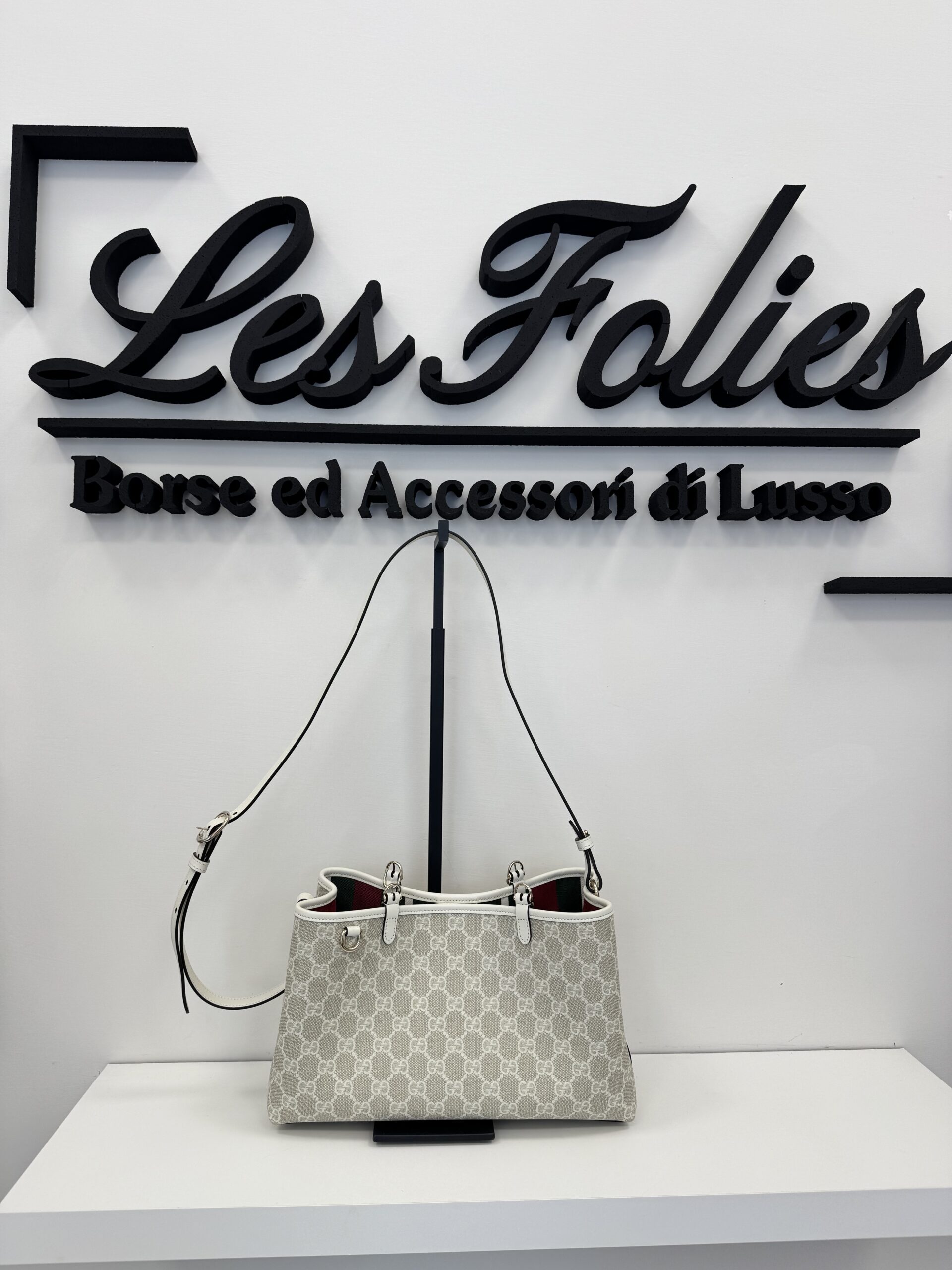 Borsa Gucci shopping GG Emblem media